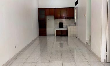 Dijual Rumah Nyaman di Regency Melati Mas - Dekat Alam Sutera & BSD