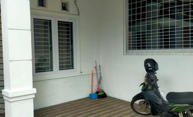 Dijual Rumah Nyaman di Regency Melati Mas - Dekat Alam Sutera & BSD