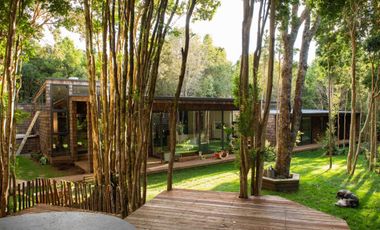 Espectacular casa en venta con bosque nativo en Puerto Varas