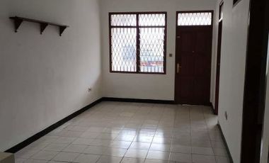 Rumah Sewa 2 Lantai Sangat Strategis Siap Huni di Sarijadi Sukajadi Pasteur Bandung