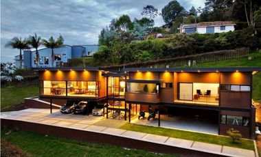 Venta Casa Finca Las Palmas Area 2008m2.