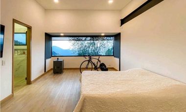 Venta Casa Finca Las Palmas Area 2008m2.