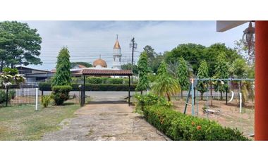 VENDO CASA EN LOT3 DE 948M2 VIA PRINCIPAL