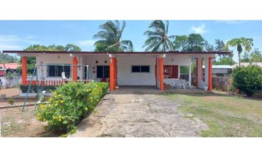 VENDO CASA EN LOT3 DE 948M2 VIA PRINCIPAL