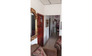 VENDO CASA EN LOT3 DE 948M2 VIA PRINCIPAL