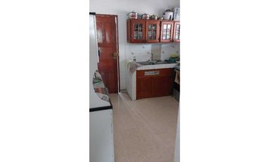 VENDO CASA EN LOT3 DE 948M2 VIA PRINCIPAL
