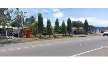 VENDO CASA EN LOT3 DE 948M2 VIA PRINCIPAL