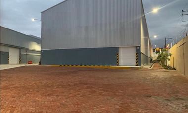Bodegas de alquiler en sector vía perimetral, Guayaquil.  Son 3000 m2