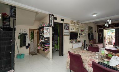 Rumah Cantik 5 Mnt Tidur 16 Menit ke Mal Pondok Gede Siap KPR J-40994