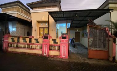 Rumah minimalis dalam komplek perumahan di seputaran Jalan Hos cokroaminoto Yogyakarta