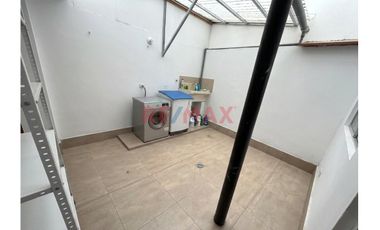 Se Vende Departamento Con Tres Dormitorios Frente A Hermoso Parque, Urbanización Cerrada Con Seguridad Particular