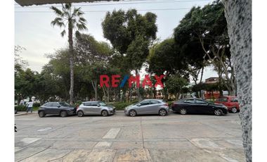 Se Vende Departamento Con Tres Dormitorios Frente A Hermoso Parque, Urbanización Cerrada Con Seguridad Particular