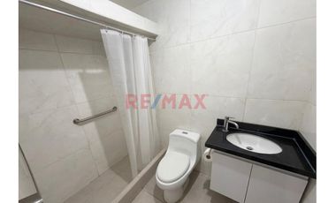 Se Vende Departamento Con Tres Dormitorios Frente A Hermoso Parque, Urbanización Cerrada Con Seguridad Particular