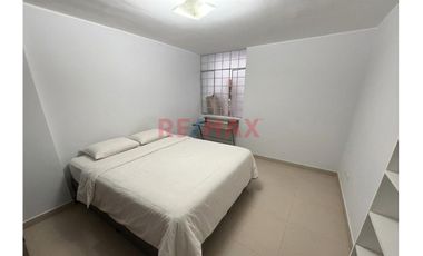 Se Vende Departamento Con Tres Dormitorios Frente A Hermoso Parque, Urbanización Cerrada Con Seguridad Particular