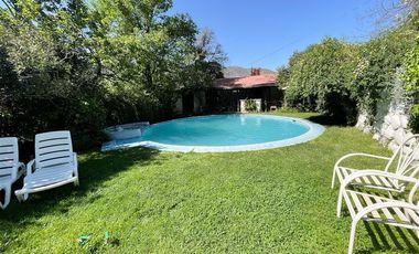 Casa en venta de 4 dorm. en Lo Barnechea