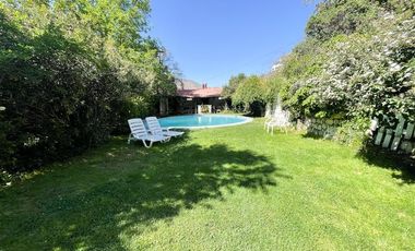 Casa en venta de 4 dorm. en Lo Barnechea