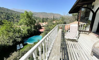 Casa en venta de 4 dorm. en Lo Barnechea