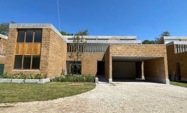 Casa en venta en San Mateo Acatitlan,  Valle de Bravo