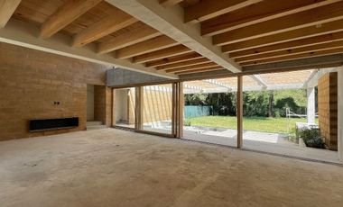 Casa en venta en San Mateo Acatitlan,  Valle de Bravo