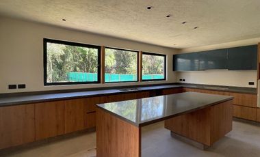 Casa en venta en San Mateo Acatitlan,  Valle de Bravo