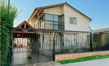 Casa en Venta en Casa 2 pisos 4 dormitorios 3 baños, 130 m2, Jardín del Este, La Florida