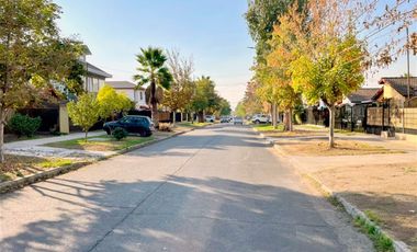 Casa en Venta en Casa 2 pisos 4 dormitorios 3 baños, 130 m2, Jardín del Este, La Florida