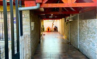 Casa en Venta en Casa 2 pisos 4 dormitorios 3 baños, 130 m2, Jardín del Este, La Florida