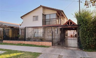 Casa en Venta en Casa 2 pisos 4 dormitorios 3 baños, 130 m2, Jardín del Este, La Florida