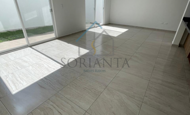 Casa en venta al poniente de la ciudad