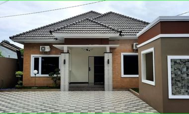 Guesthouse Kolam Renang Full Perabot di Jakal