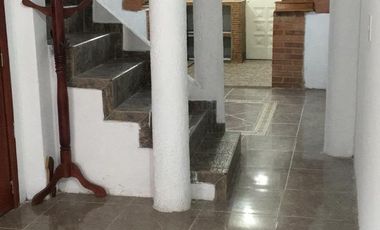 casa en arriendo en la roca. Cod A4894