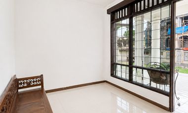 Rumah Mewah Elegan Dominasi Putih di Giri Loka BSD - Siap Huni & Prestisius