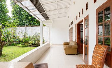 Rumah Mewah Elegan Dominasi Putih di Giri Loka BSD - Siap Huni & Prestisius