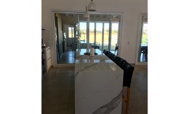 CASA EN VENTA EN COSTA ESMERALDA - ECUESTRE 301