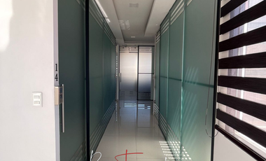 Renta de oficinas corporativas amuebladas en Circuito Juan Pablo II