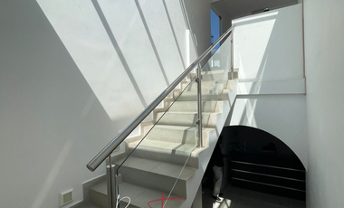 Renta de oficinas corporativas amuebladas en Circuito Juan Pablo II