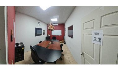 VENTA DE LOCAL COMERCIAL >>>Betania<<<