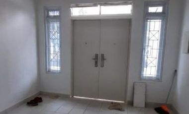 Disewakan Rumah Mewah 1 lantai diMampang Keb. Baru Jak Sel 175jt /thn