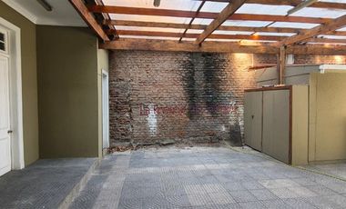 Local Comercial en arriendo en Santiago casona patrimonial