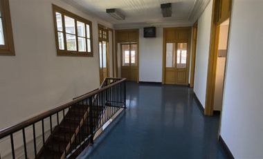 Local Comercial en arriendo en Santiago casona patrimonial
