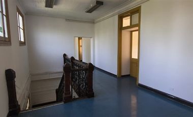 Local Comercial en arriendo en Santiago casona patrimonial