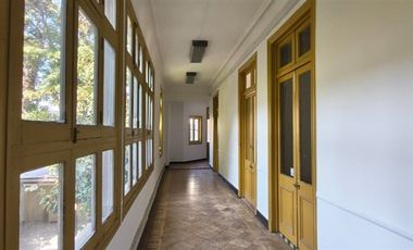 Local Comercial en arriendo en Santiago casona patrimonial
