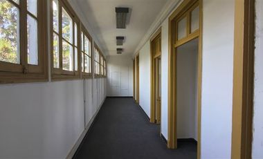 Local Comercial en arriendo en Santiago casona patrimonial