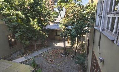 Local Comercial en arriendo en Santiago casona patrimonial