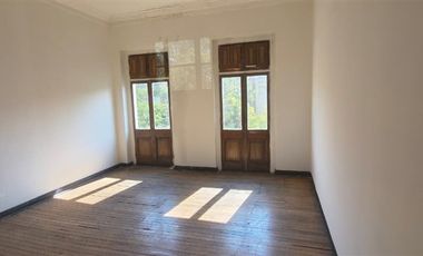 Local Comercial en arriendo en Santiago casona patrimonial
