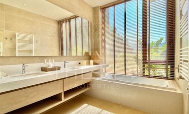 Casa en arriendo de 4 dorm. en Las Condes