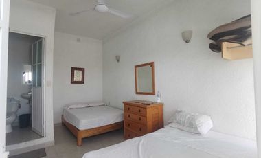 EN VENTA PROPIEDAD IDEAL PARA RENTA VACACIONAL, 10 BUNGALOWS, ALBERCA Y JARDÍN