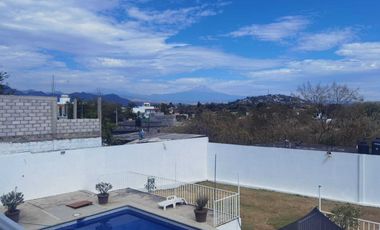 EN VENTA PROPIEDAD IDEAL PARA RENTA VACACIONAL, 10 BUNGALOWS, ALBERCA Y JARDÍN