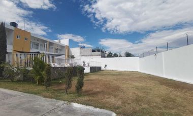 EN VENTA PROPIEDAD IDEAL PARA RENTA VACACIONAL, 10 BUNGALOWS, ALBERCA Y JARDÍN