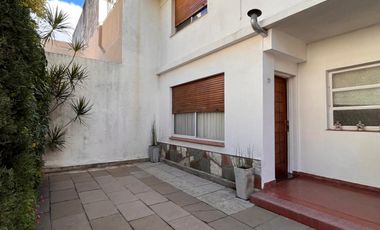 Casa tipo Dúplex de 4 AMBIENTES en venta